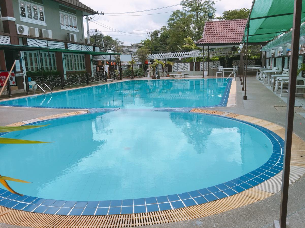Waratee Spa Resort Villa Bangkok Exterior photo